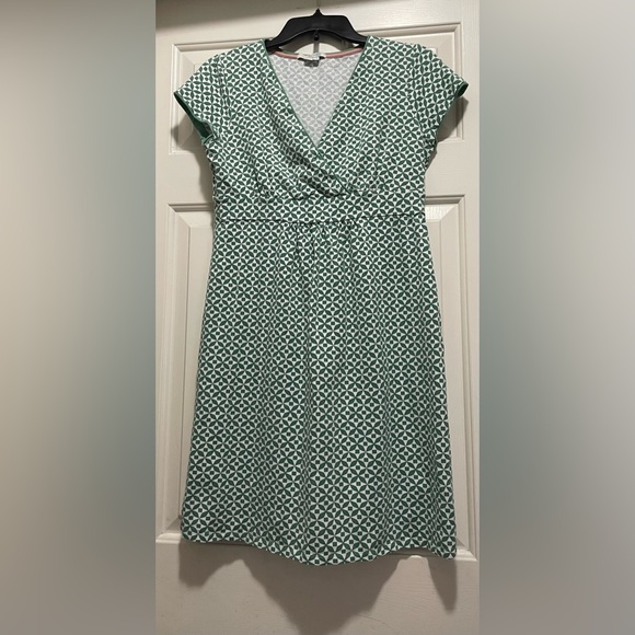 Women’s Boden Green Patterned Short Sleeve Dress size 8P - Picture 1 of 6